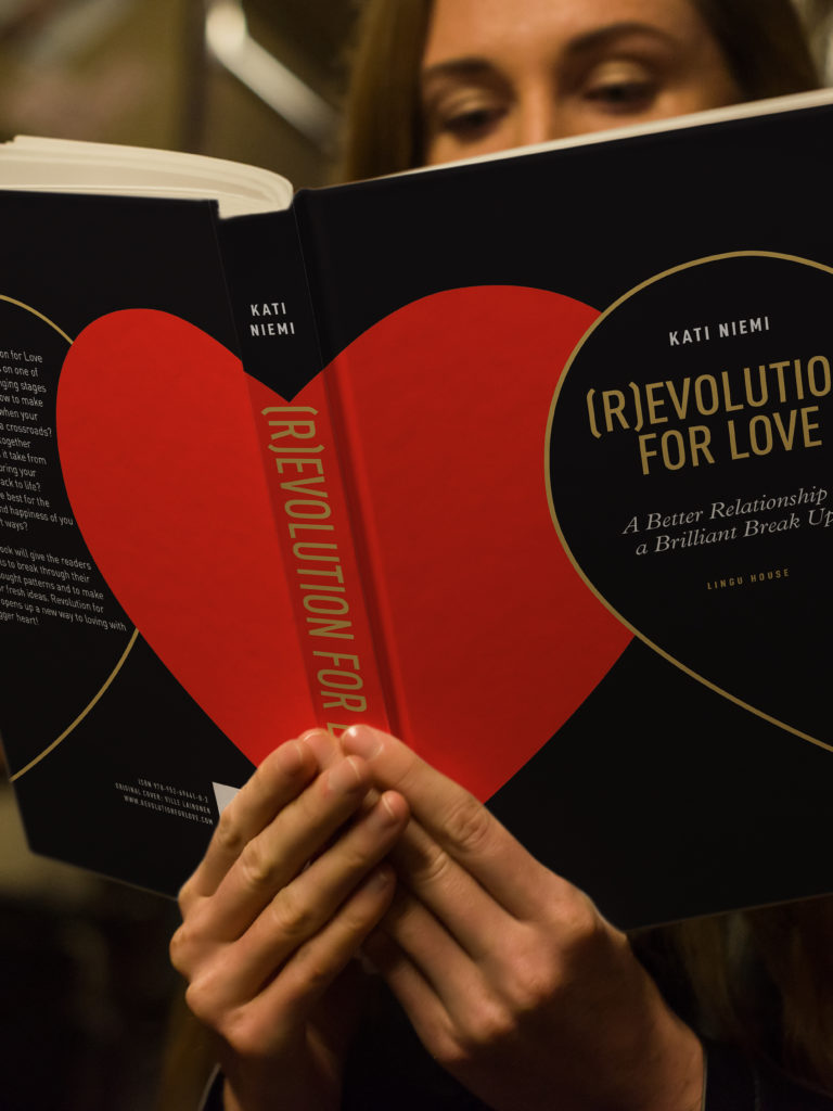 (R)evolution for Love – The Book