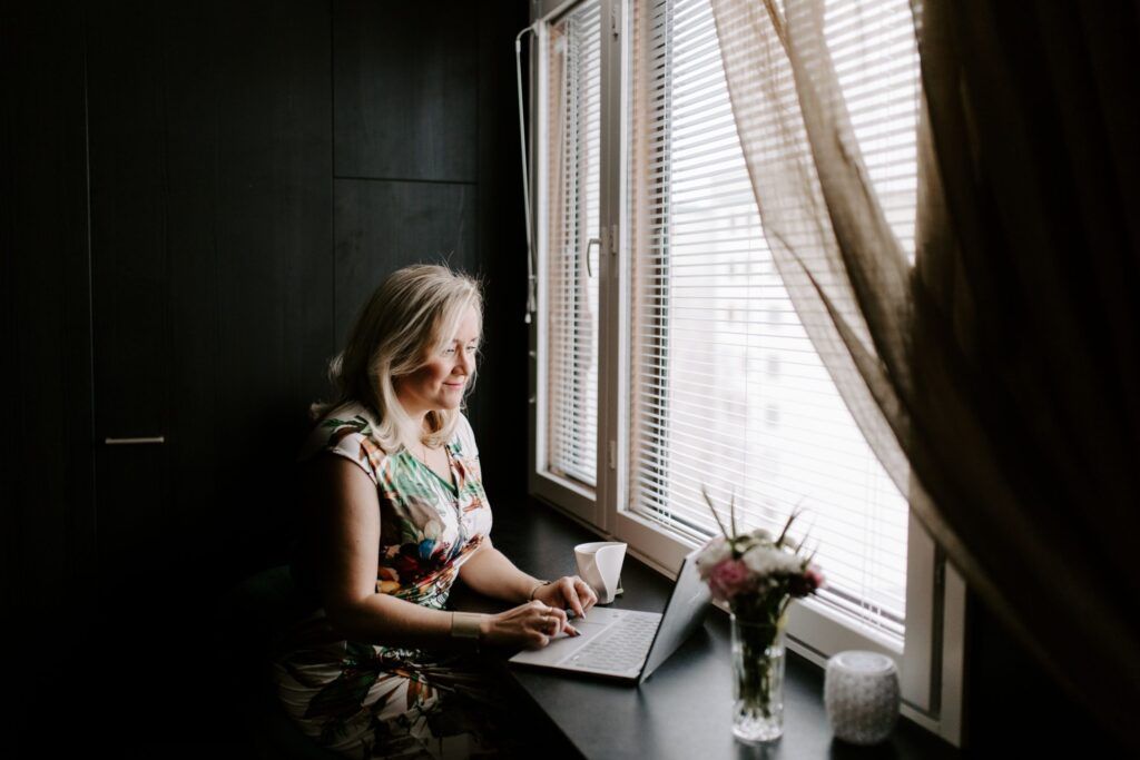 How to become a guest blogger? Tips from Author, Coach Kati Niemi