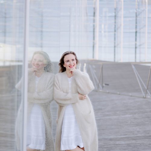 Tips for diffusing conflicts in your relationship to improve your connection. Conflict resolution skills for happy and healthy relationships!